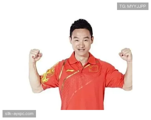 杨威退役后这身材管理也太狠了，体操老将的日常自律看得我默默放下了手里的零食